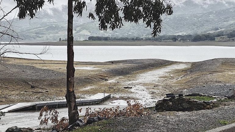 As of early spring, usually the moment when the Lake is at its highest point, the water is far from its normal shore. The forecast shows low likelihood of any substantial precipitation. (Josh "Jethro" Bowers / The Mendocino Voice)
