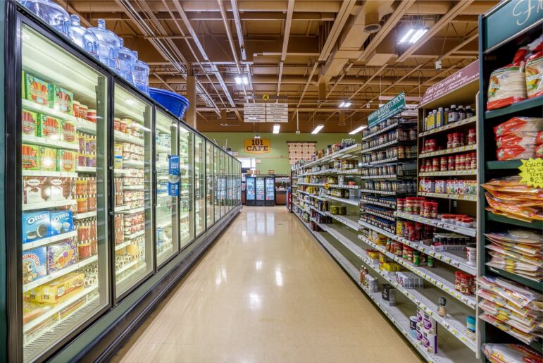 A grocery aisle