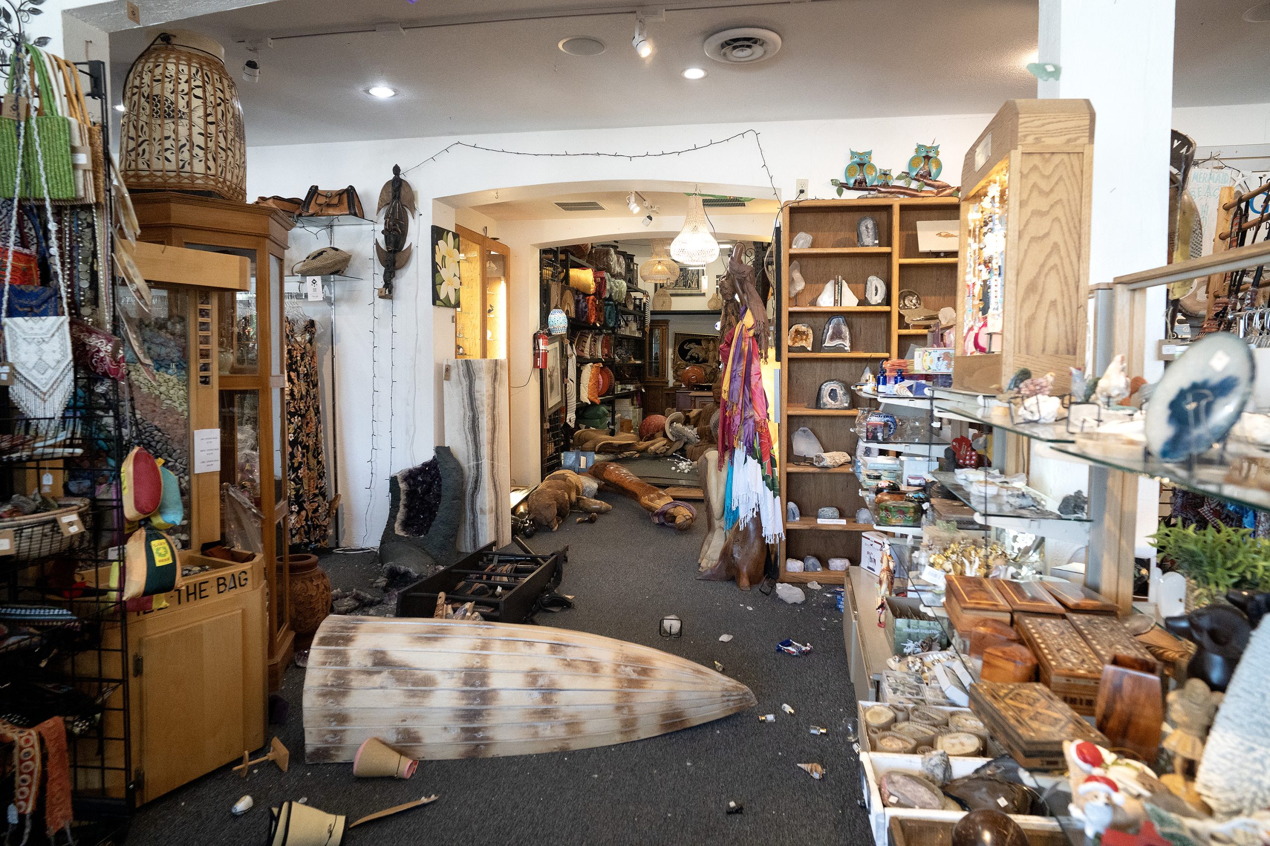 Willits businesses affected by power outage caused by quake